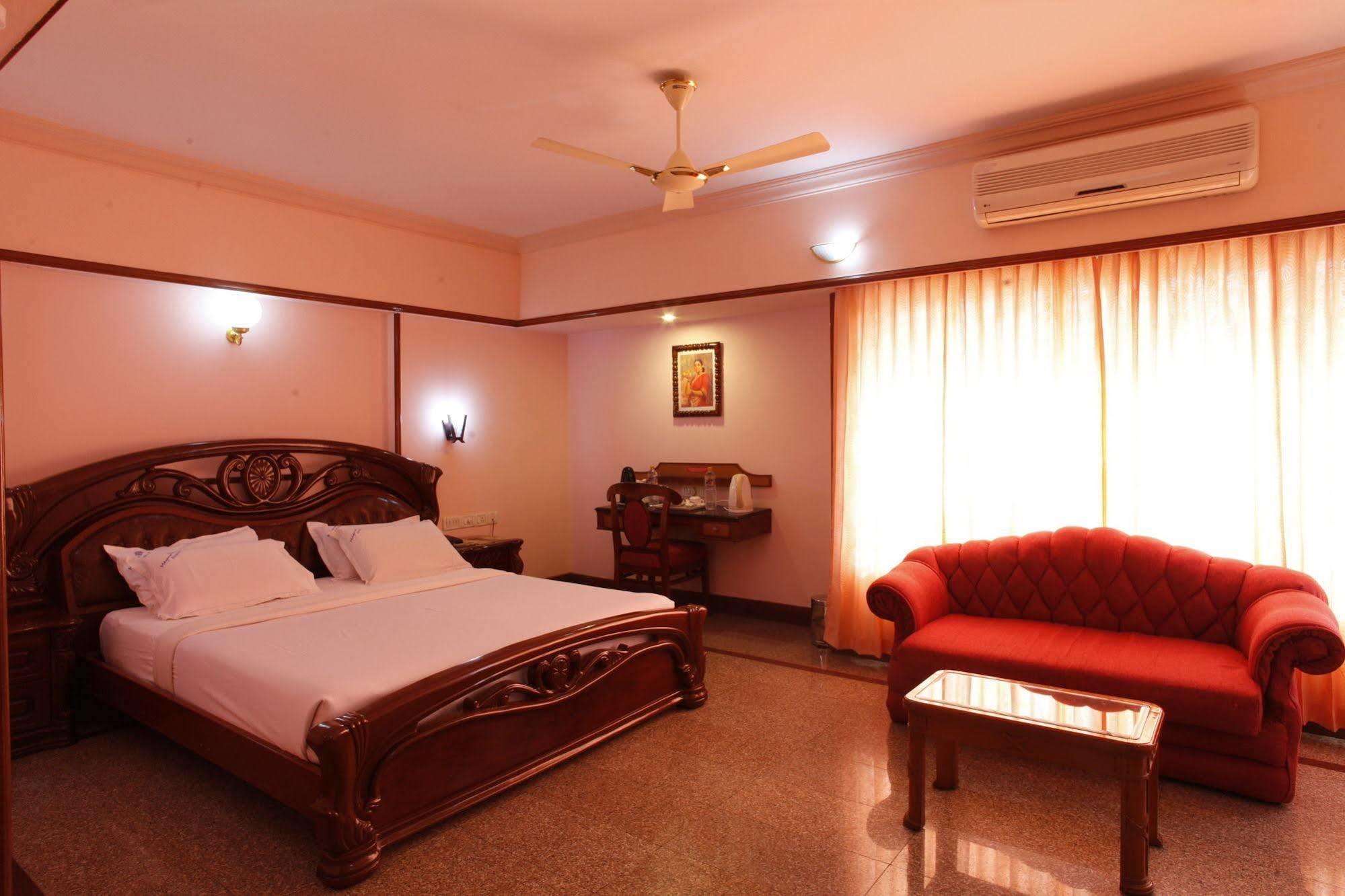 Mayura Residency Guruvāyūr Exterior foto